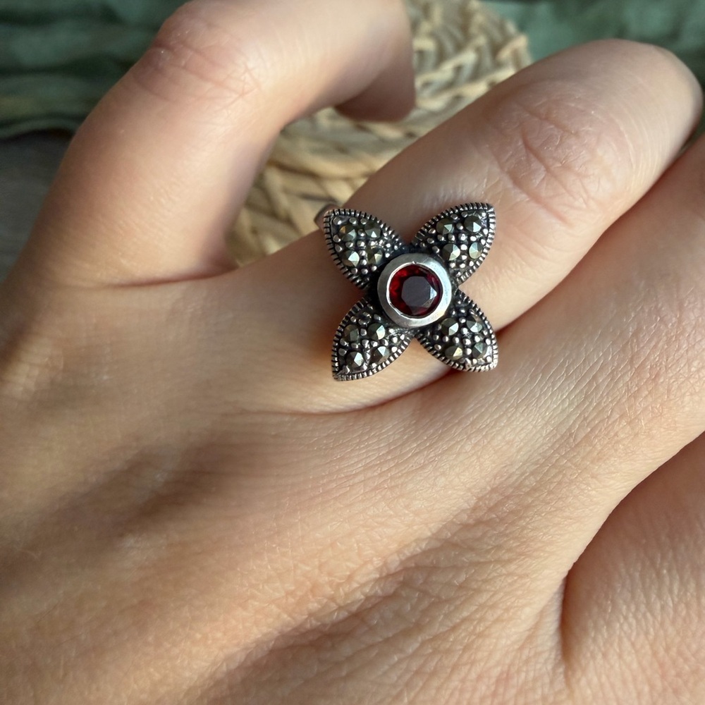 Sterling Garnet Marcasite vintage ring